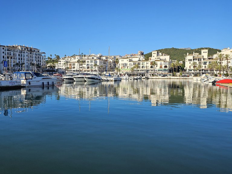 Apartment for Sale in La Duquesa, Malaga 38
