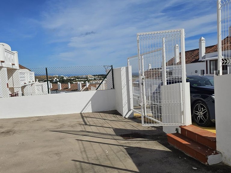 Villa for Sale in Doña Julia, Malaga 2