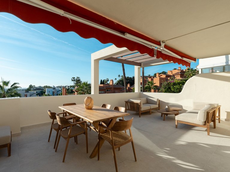 Apartment for Sale in Nueva Andalucía, Malaga 24