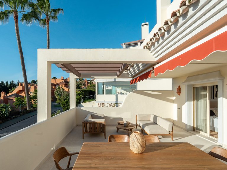 Apartment for Sale in Nueva Andalucía, Malaga 25
