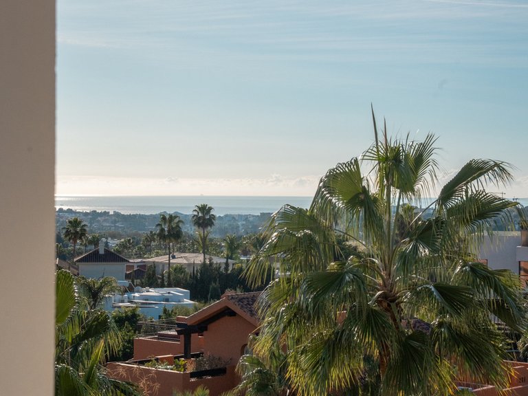 Apartment for Sale in Nueva Andalucía, Malaga 30