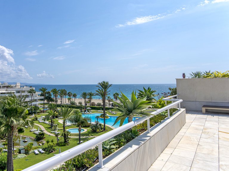 Penthouse for Sale in Puerto Banús, Malaga 1