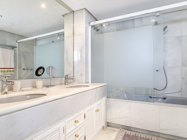 Penthouse for Sale in Puerto Banús, Malaga 12