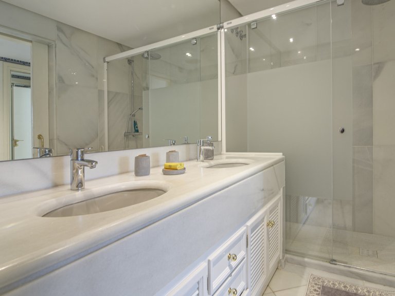 Penthouse for Sale in Puerto Banús, Malaga 13