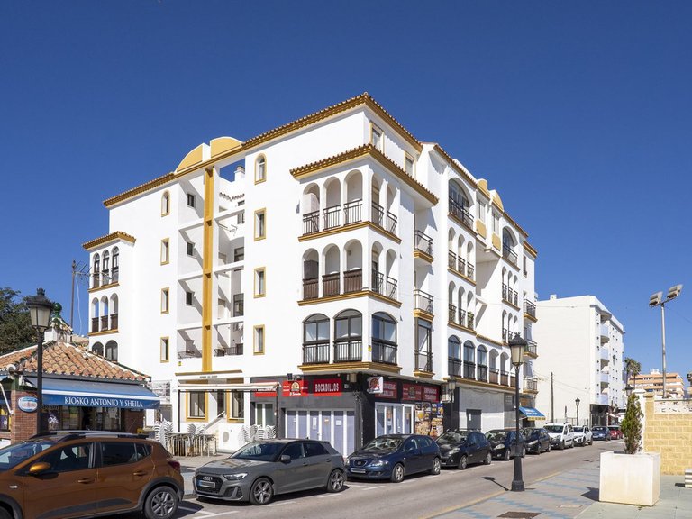 Apartment for Sale in San Luis De Sabinillas, Malaga 37