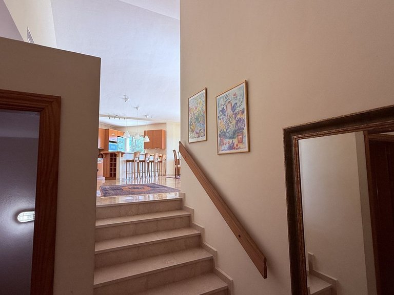 Villa for Sale in Higueron, Malaga 10