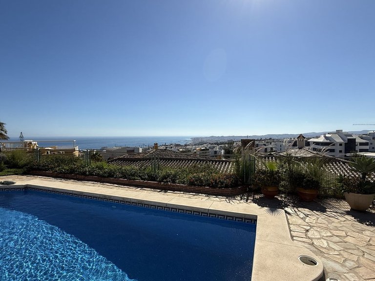 Villa for Sale in Higueron, Malaga 14
