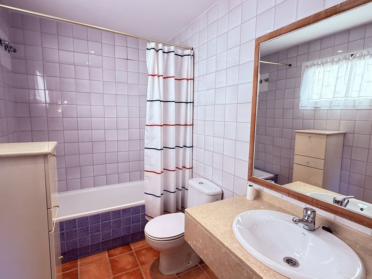 Villa for Sale in Higueron, Malaga 20