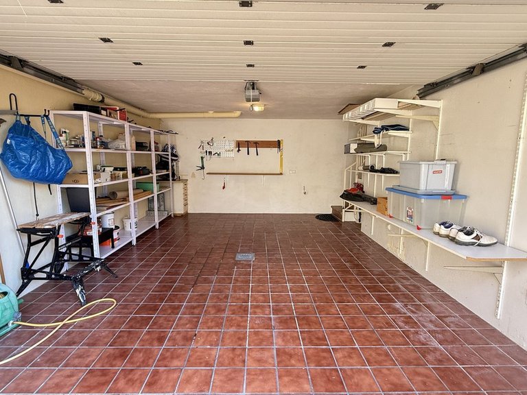 Villa for Sale in Higueron, Malaga 28
