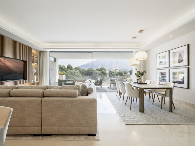 Apartment for Sale in Aloha, Malaga 4