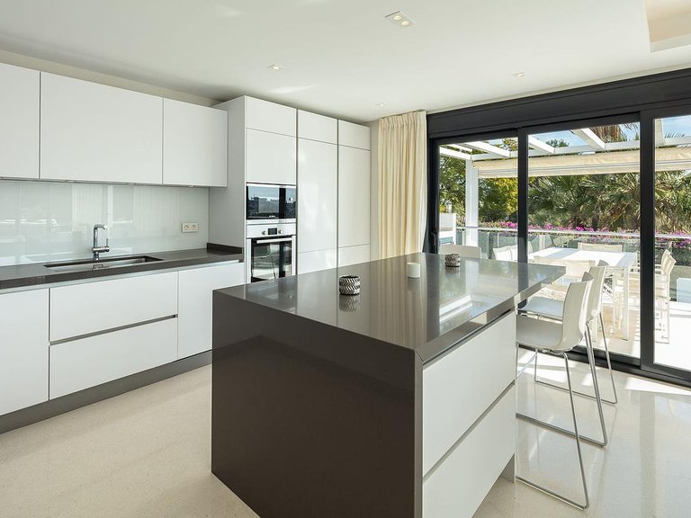 Villa for Sale in Marbella, Malaga 9