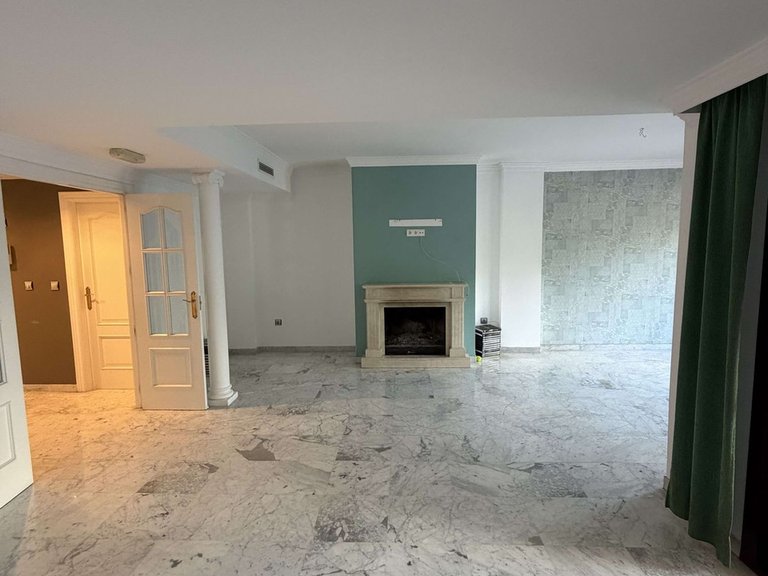 Villa for Sale in Marbella, Malaga 10