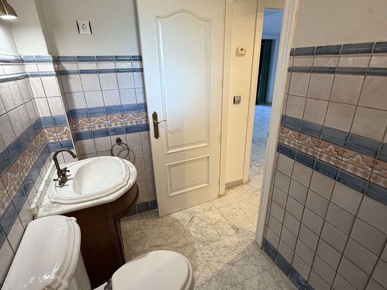 Villa for Sale in Marbella, Malaga 16