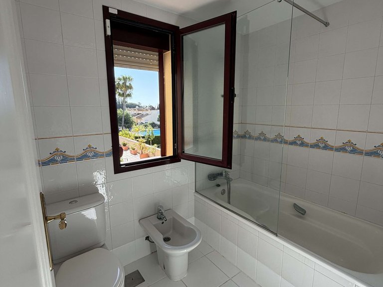 Villa for Sale in Marbella, Malaga 29