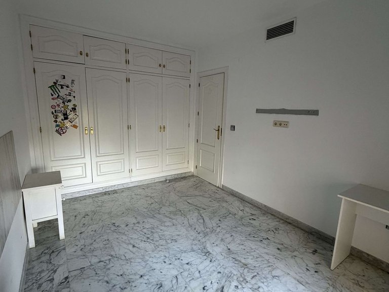 Villa for Sale in Marbella, Malaga 30