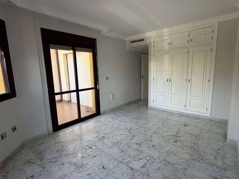 Villa for Sale in Marbella, Malaga 34