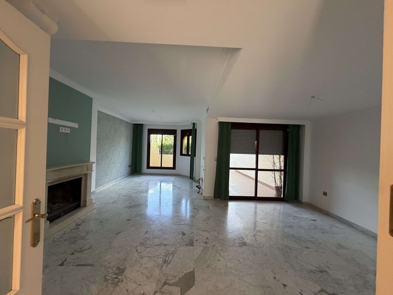 Villa for Sale in Marbella, Malaga 9