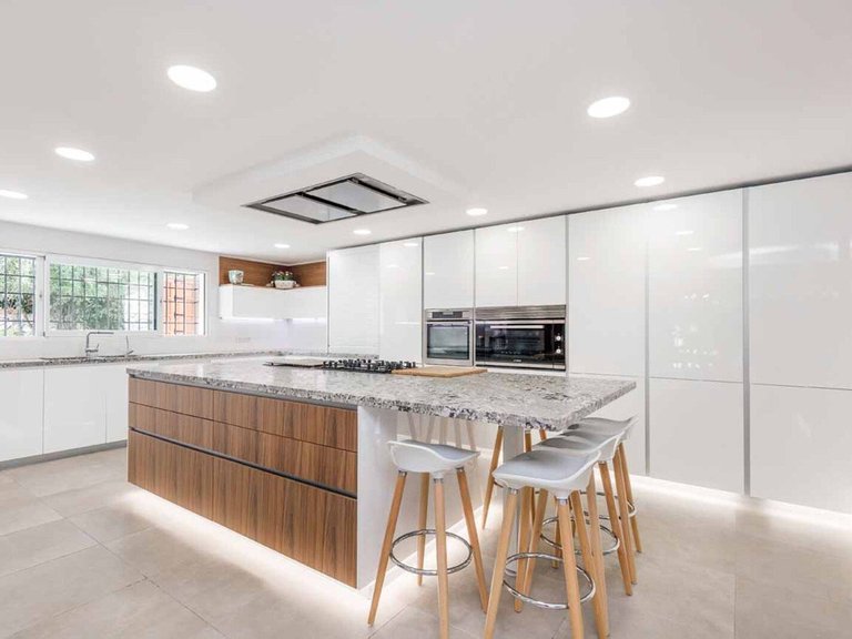 Villa for Sale in Río Real, Malaga 12