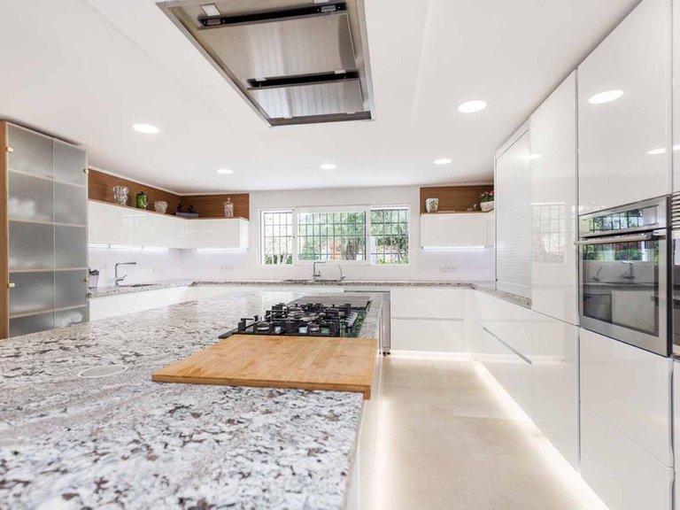 Villa for Sale in Río Real, Malaga 16