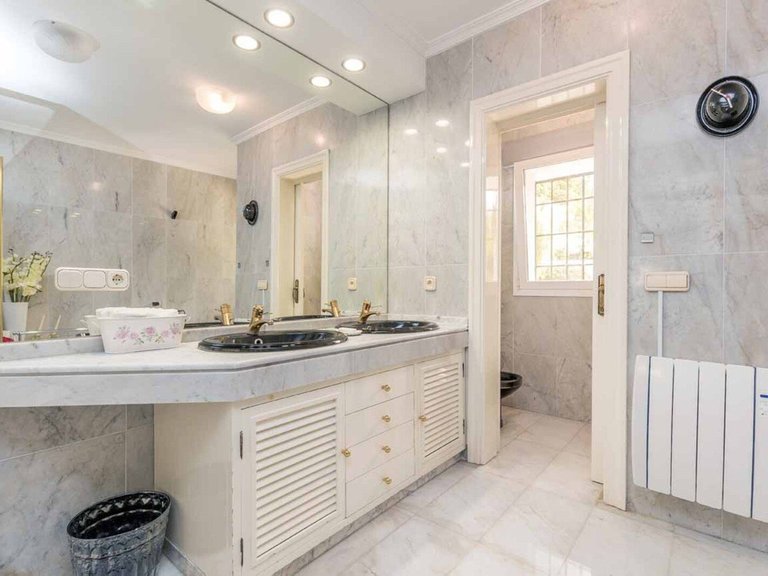 Villa for Sale in Río Real, Malaga 25