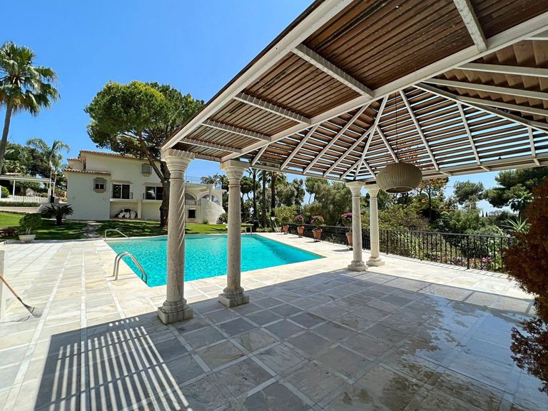 Villa for Sale in Río Real, Malaga 9