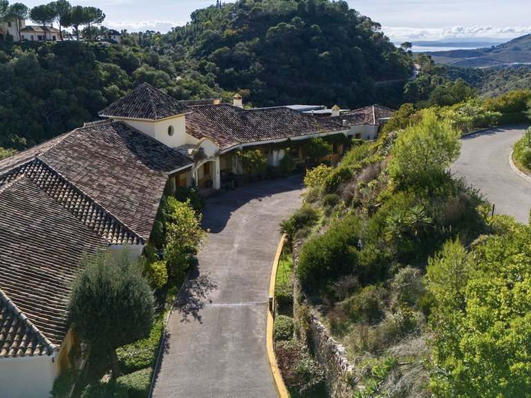 Villa for Sale in La Zagaleta, Malaga 41
