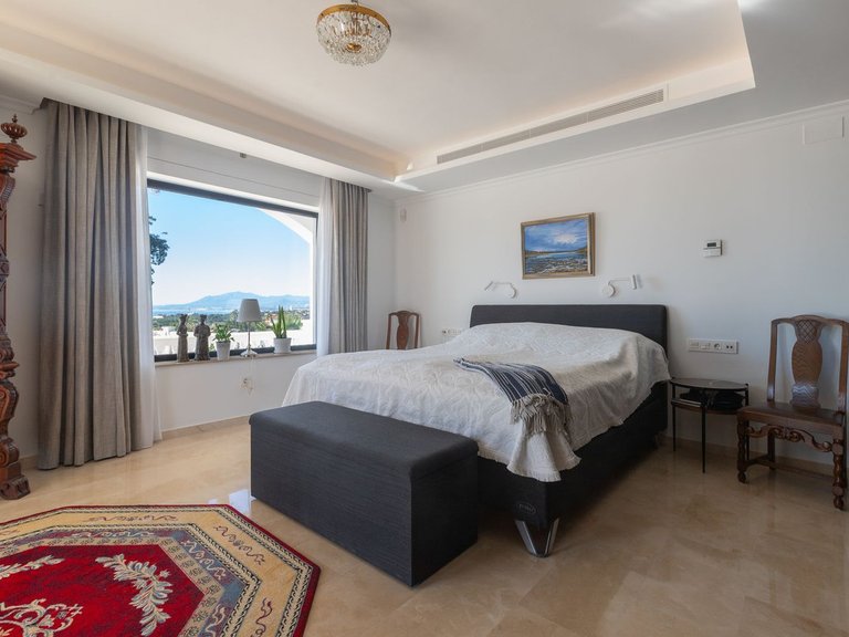 Villa for Sale in Elviria, Malaga 12