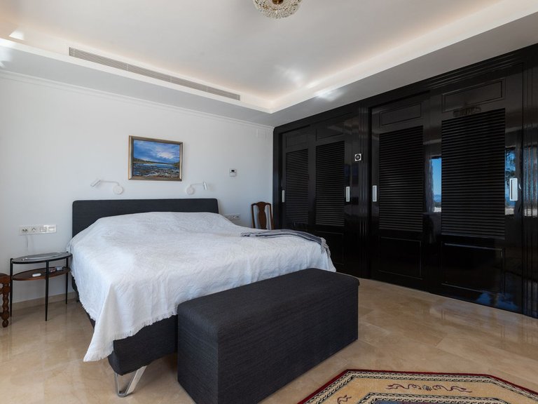 Villa for Sale in Elviria, Malaga 13