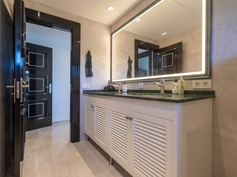 Villa for Sale in Elviria, Malaga 16