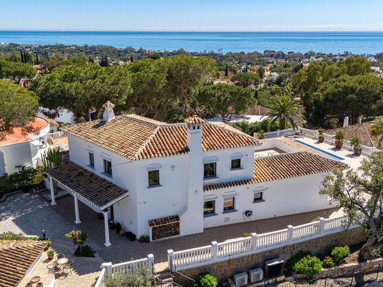 Villa for Sale in Elviria, Malaga 2