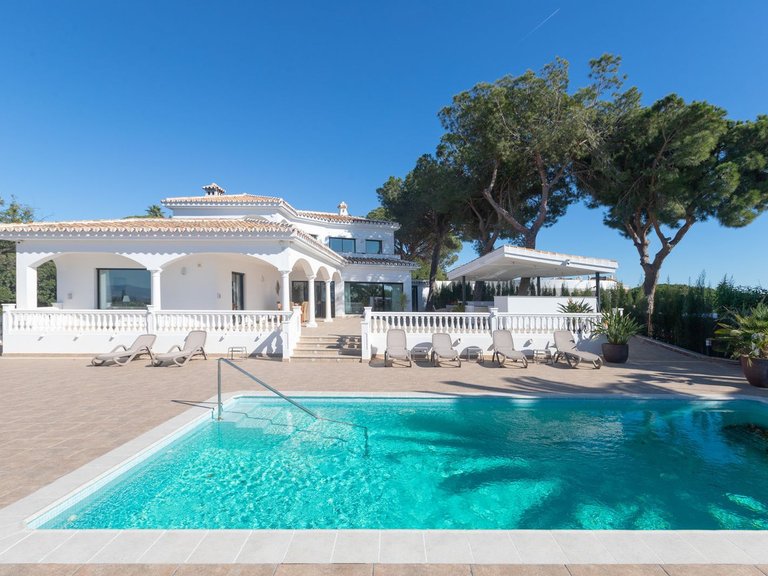 Villa for Sale in Elviria, Malaga 3