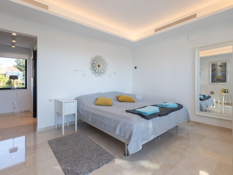Villa for Sale in Elviria, Malaga 30