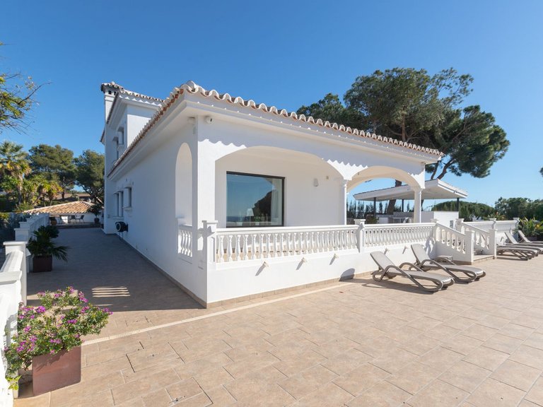 Villa for Sale in Elviria, Malaga 43
