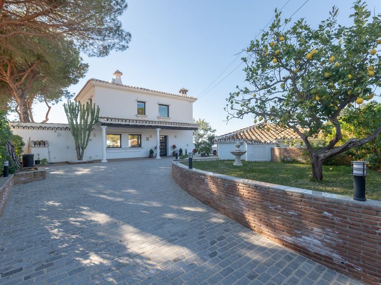 Villa for Sale in Elviria, Malaga 46