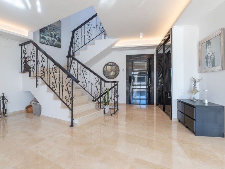 Villa for Sale in Elviria, Malaga 5