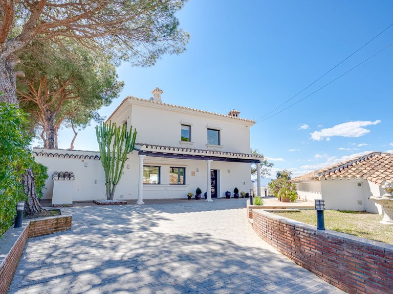 Villa for Sale in Elviria, Malaga 52