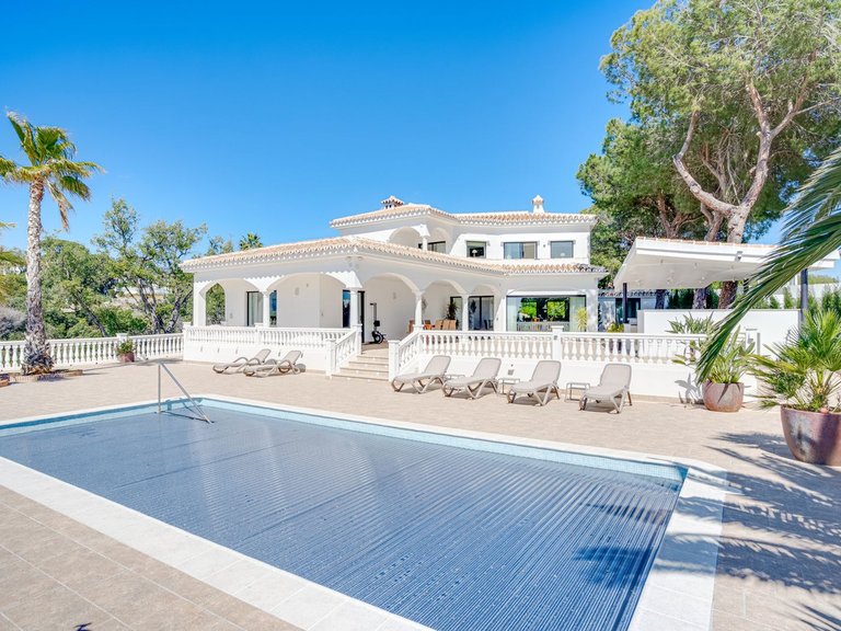 Villa for Sale in Elviria, Malaga 55