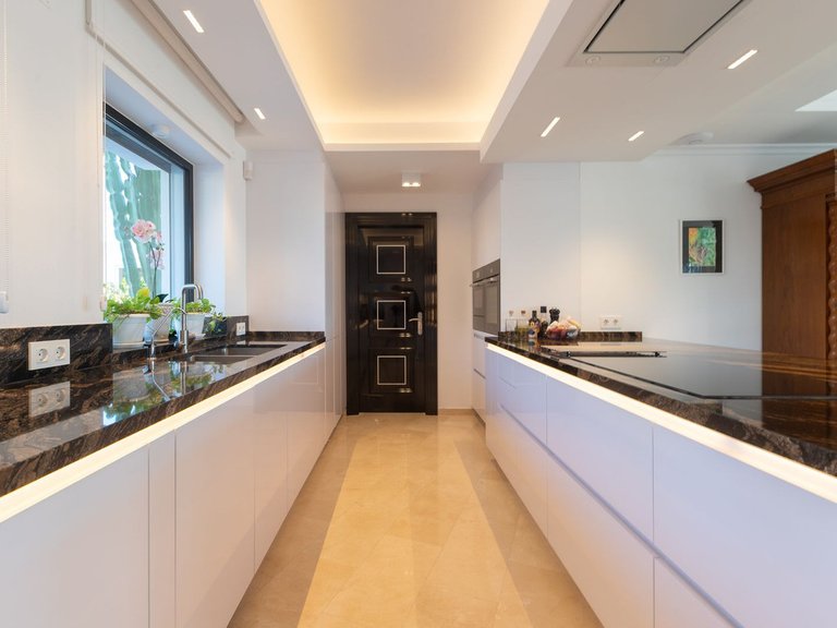 Villa for Sale in Elviria, Malaga 7