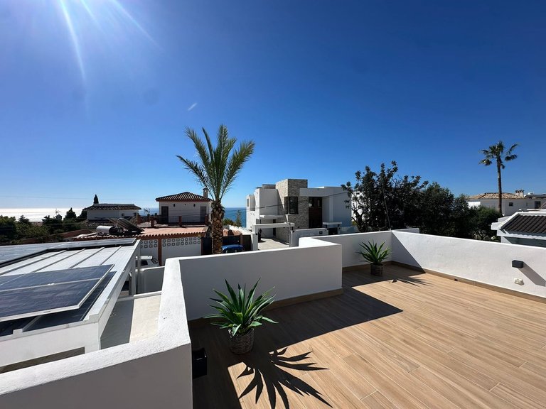 Villa for Sale in Benalmadena, Malaga 3