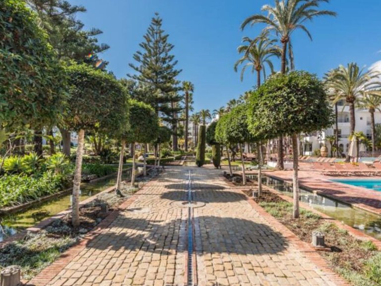 Apartment for Sale in Puerto Banús, Malaga 5