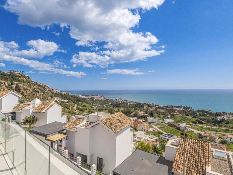 Apartment for Sale in Benalmadena, Malaga 3