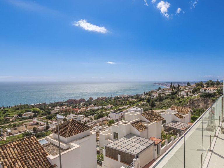 Apartment for Sale in Benalmadena, Malaga 4
