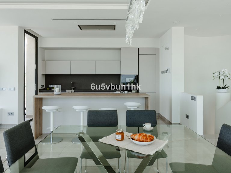 Villa for Sale in Estepona, Malaga 11