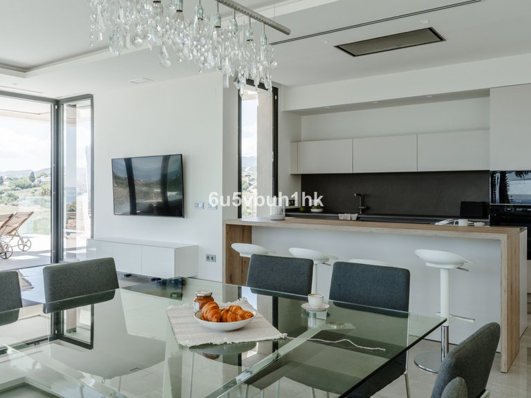 Villa for Sale in Estepona, Malaga 13