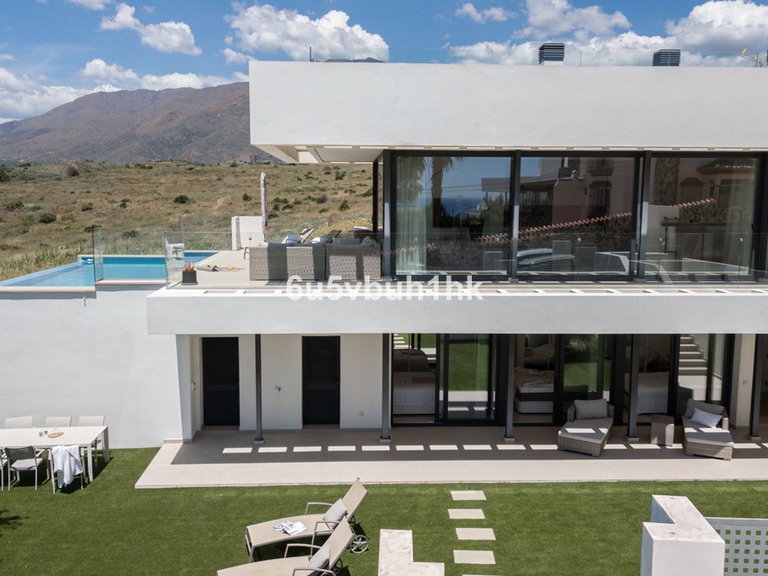 Villa for Sale in Estepona, Malaga 14