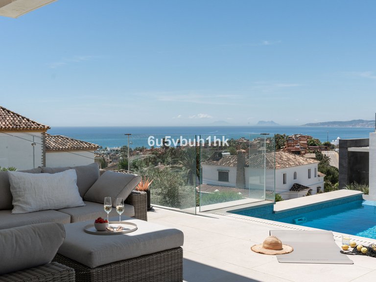 Villa for Sale in Estepona, Malaga 24
