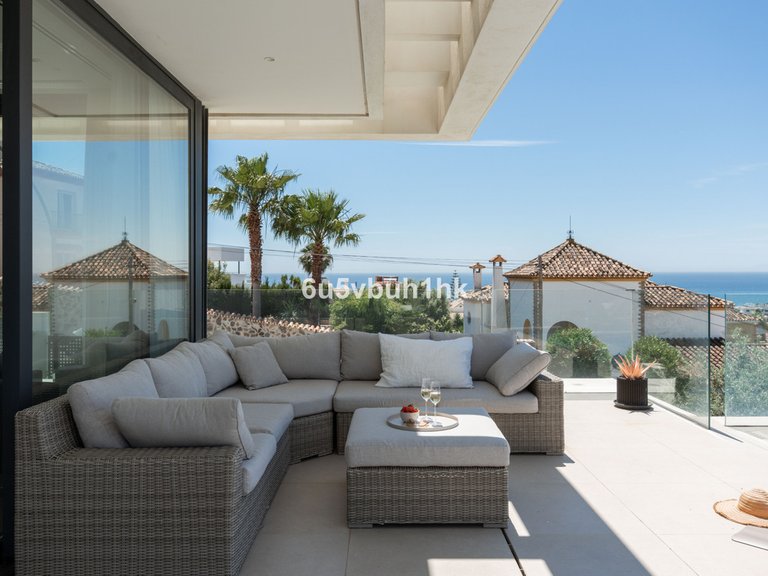 Villa for Sale in Estepona, Malaga 25