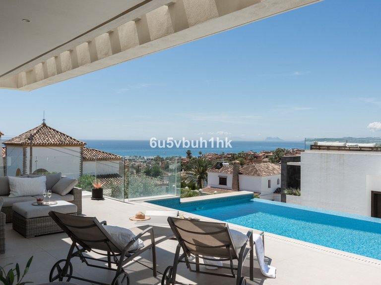 Villa for Sale in Estepona, Malaga 26