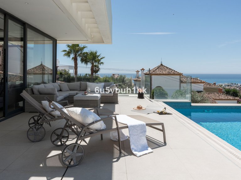 Villa for Sale in Estepona, Malaga 30
