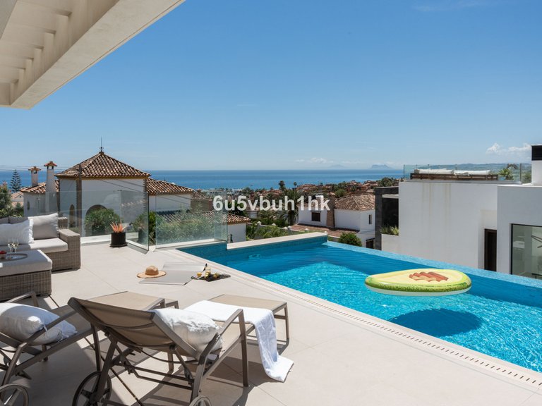 Villa for Sale in Estepona, Malaga 34